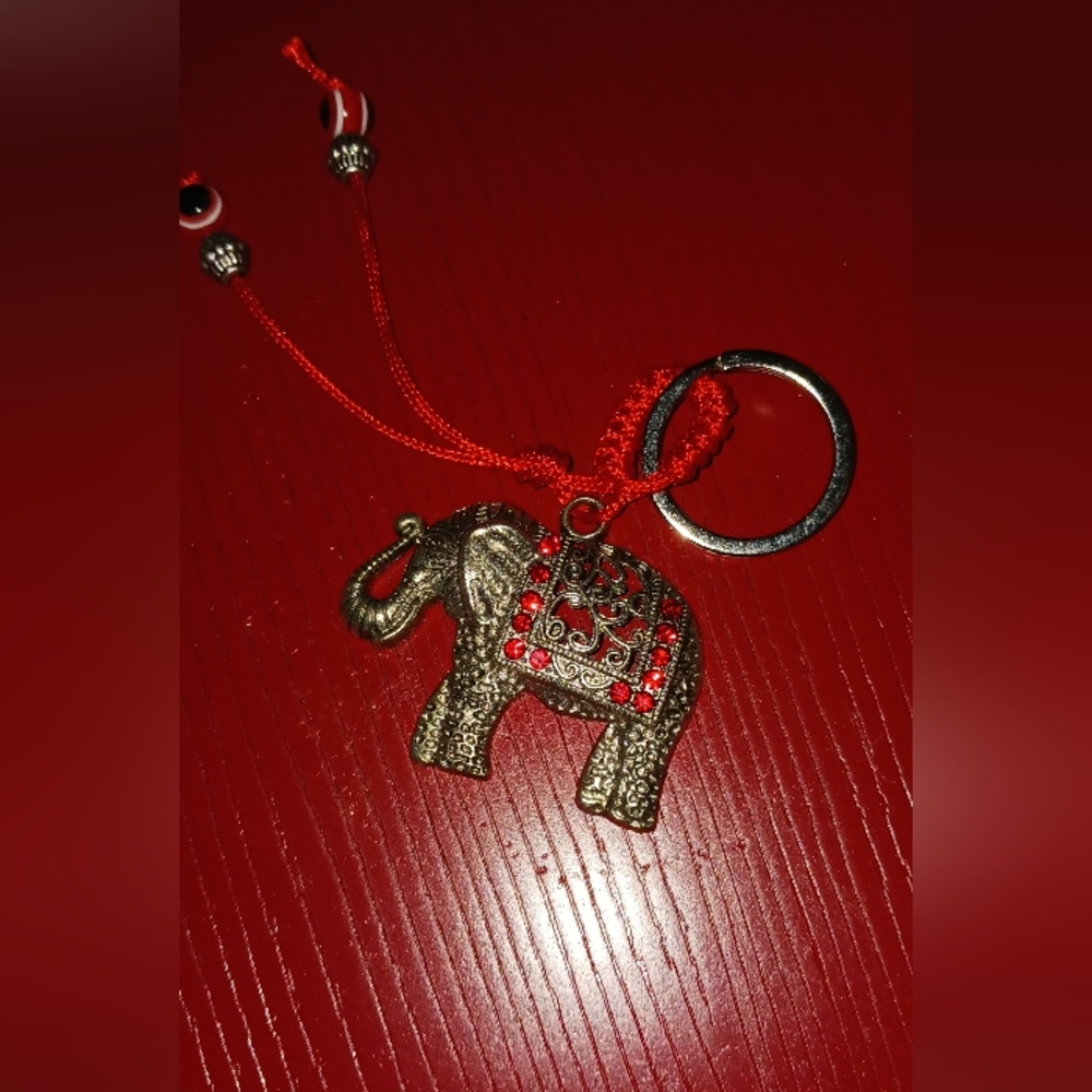 Elephant Keychain - Picture 3 of 5